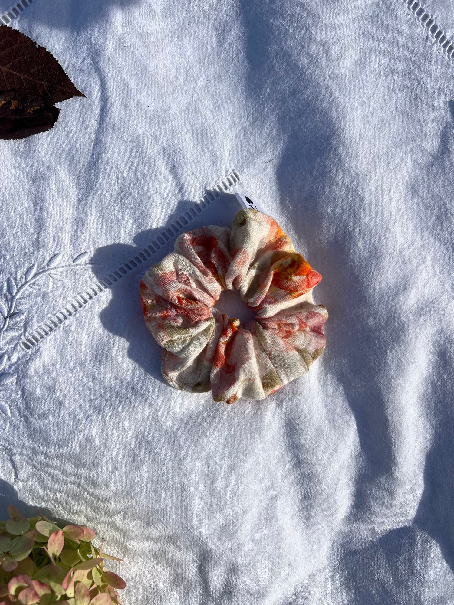 Chouchou en coton gaze fleurs ALBA – accessoire chic et fleuri