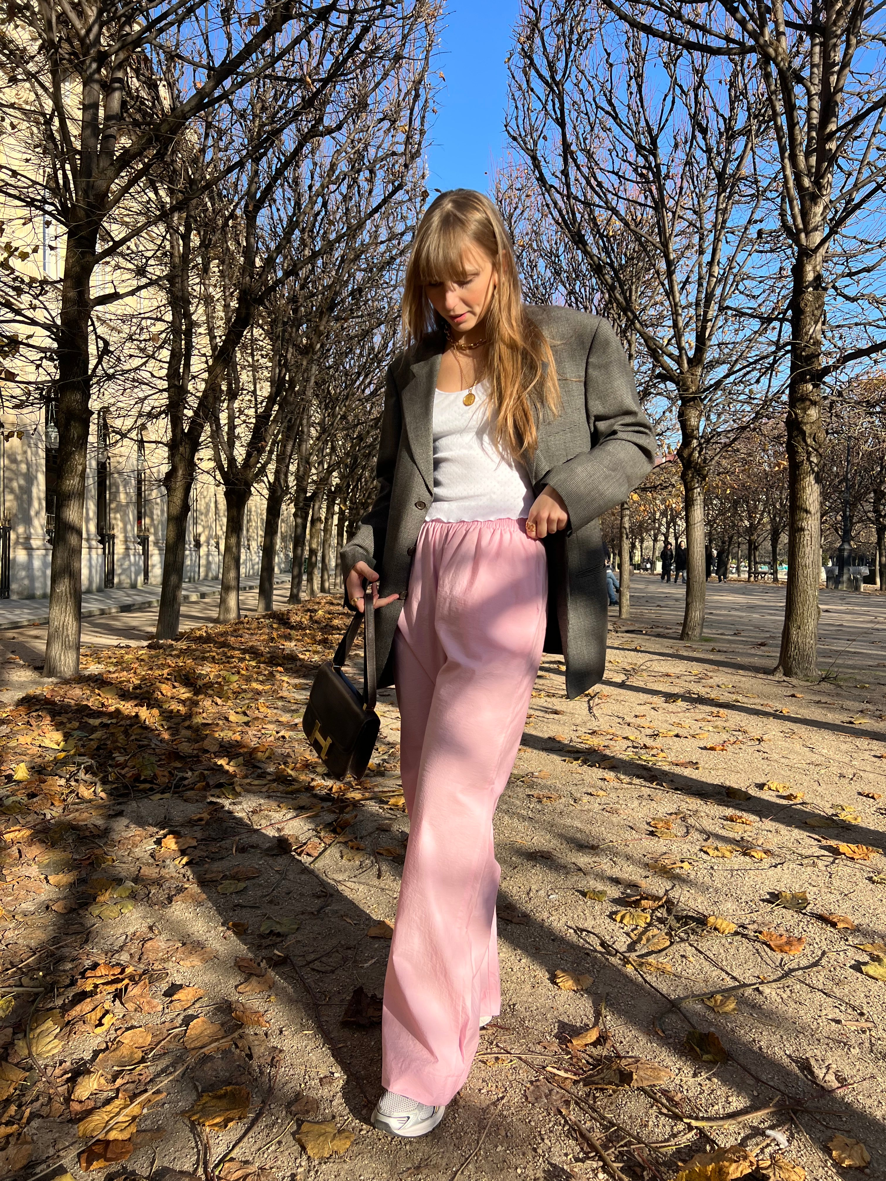 Look débardeur et pantalon confortable