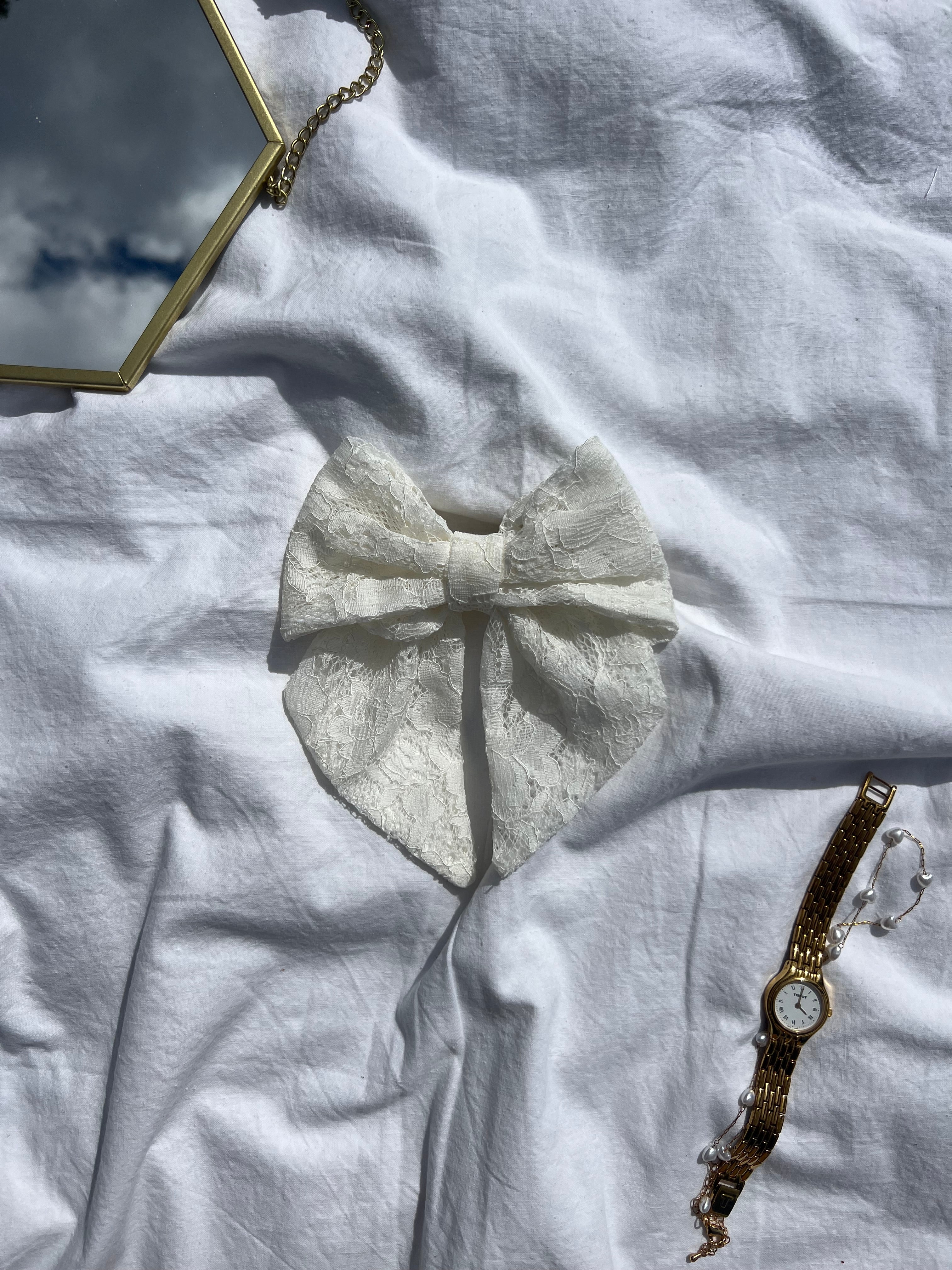 noeud à cheveux en dentelle blanc