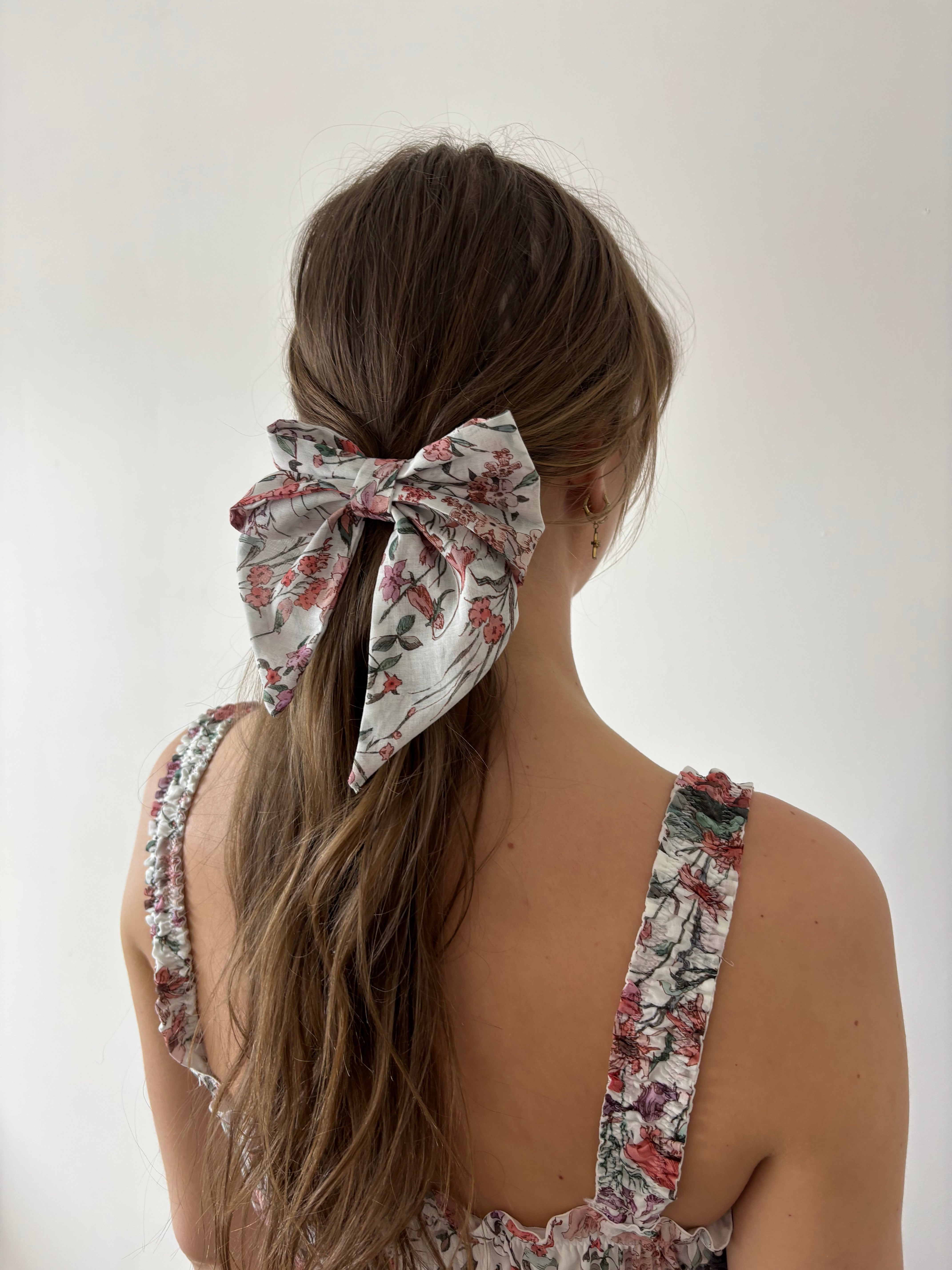 nœud à cheveux 
 spring porté 