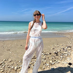 pantalon Léo en dentelle blanc porté avec top Douceur assortis, vue de face