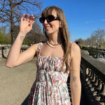 robe simone à fleurs spring portée en extérieur 