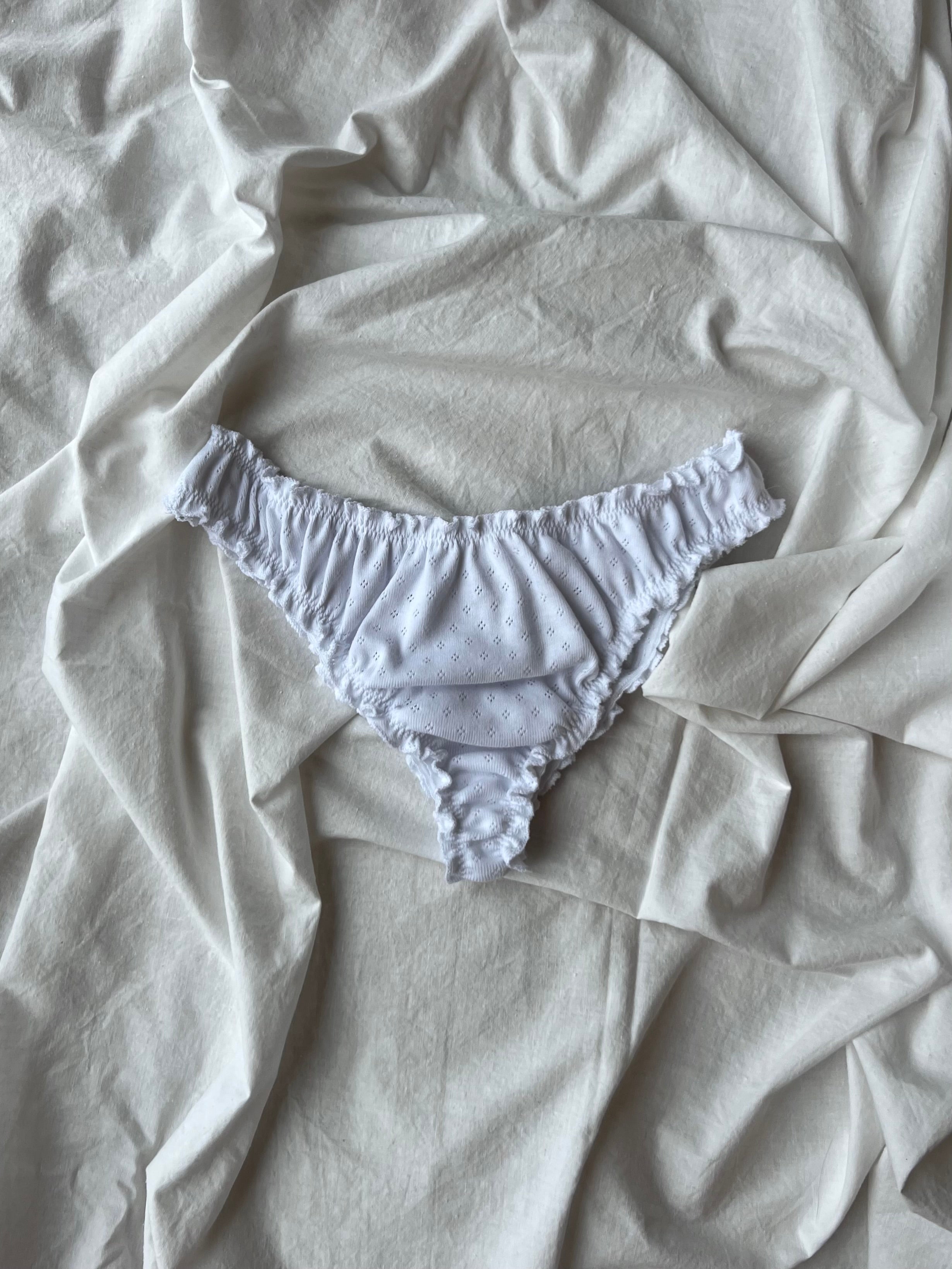 Tanga, culotte en jersey pointelle blanc posé